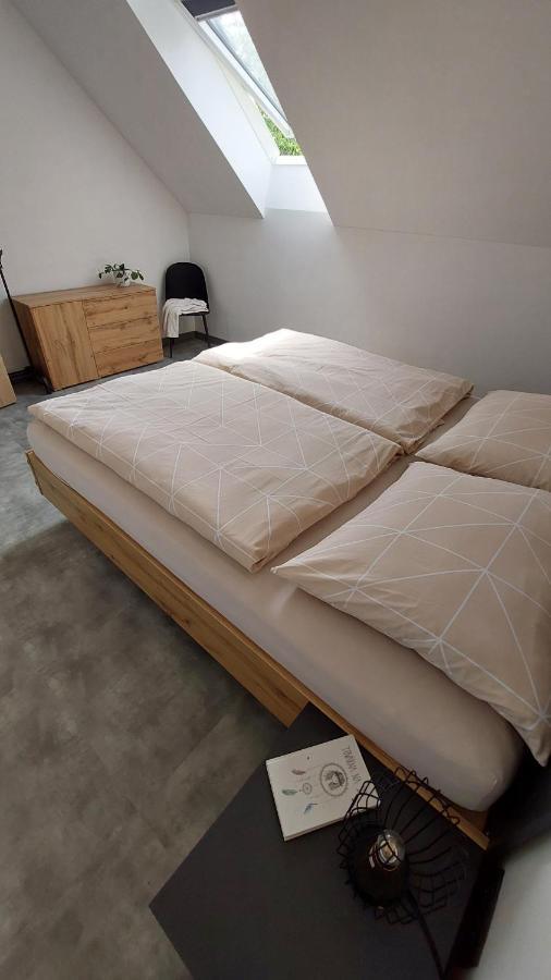 Apartmán Po schodech nahoru Bořetice Exteriér fotografie